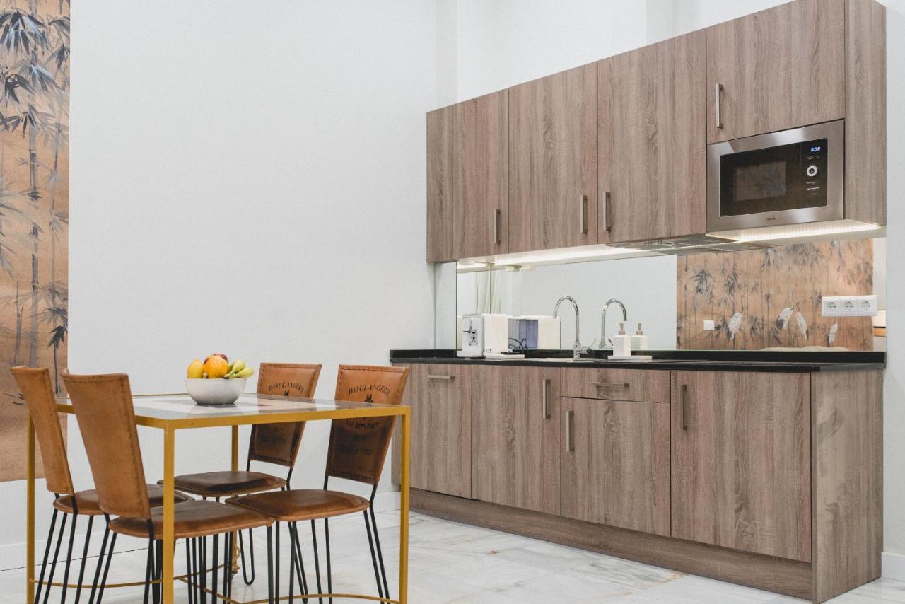 Apartamentos Abreu Suites Севиля Екстериор снимка